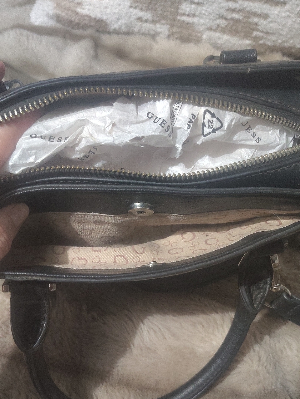 GUESS Black Purse With Long Stap & Hand Strap - Picture 5 of 8